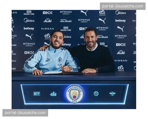 斯洛特谈对阵曼城 强调需全身心投入拼满全场 斯洛特谈对阵曼城 强调需全身心投入拼满全场