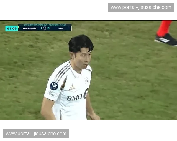 孙兴慜与布安加锋线搭档默契 流动换位制造进攻空间